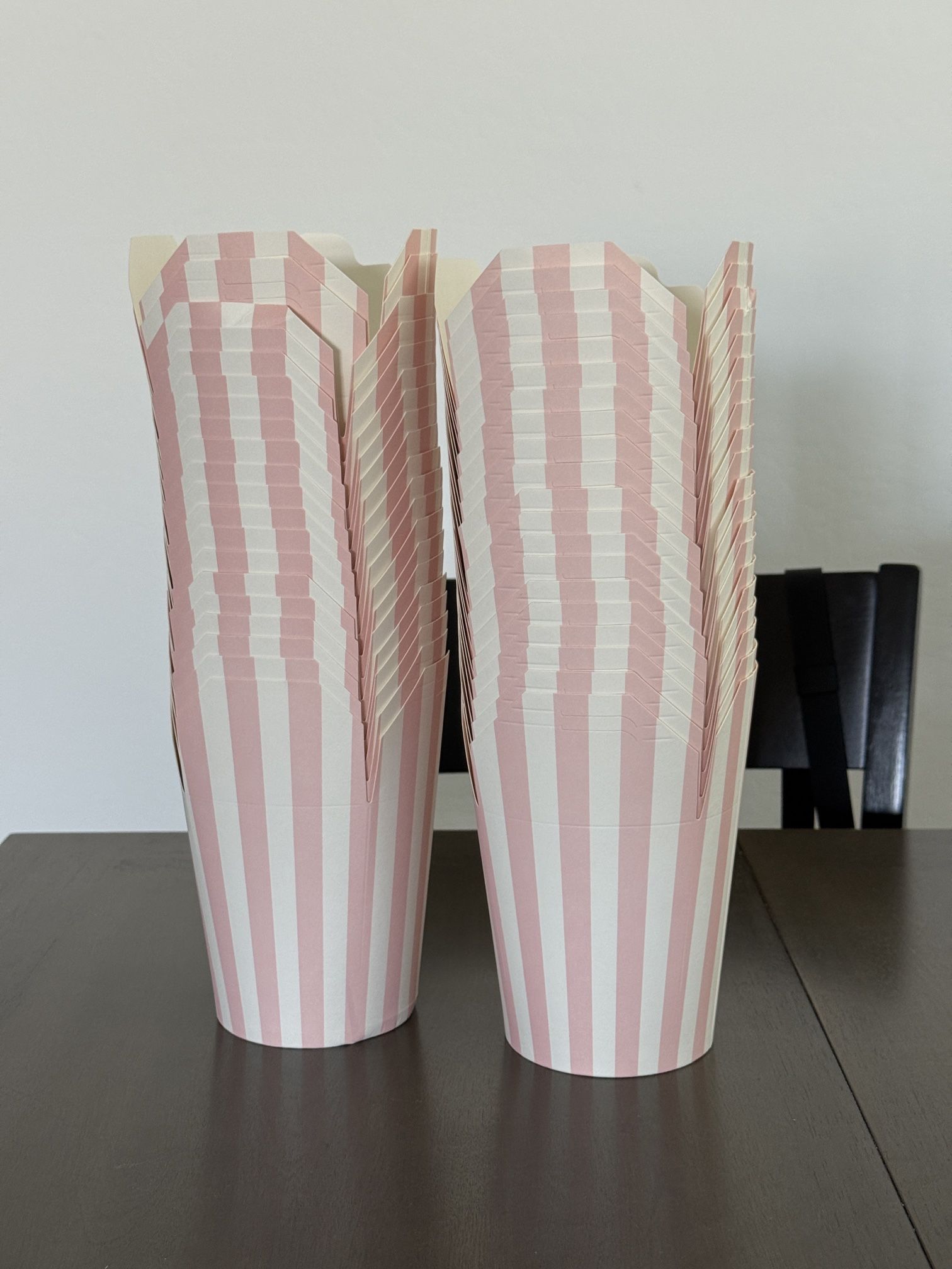 40 Count 32 oz Round Pink and White Stripe Paper Take Out Container - 4" x 3 1/2" x 4 1/2"