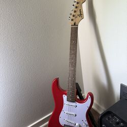 Red Fender Squire Electric Guitar – Great Condition