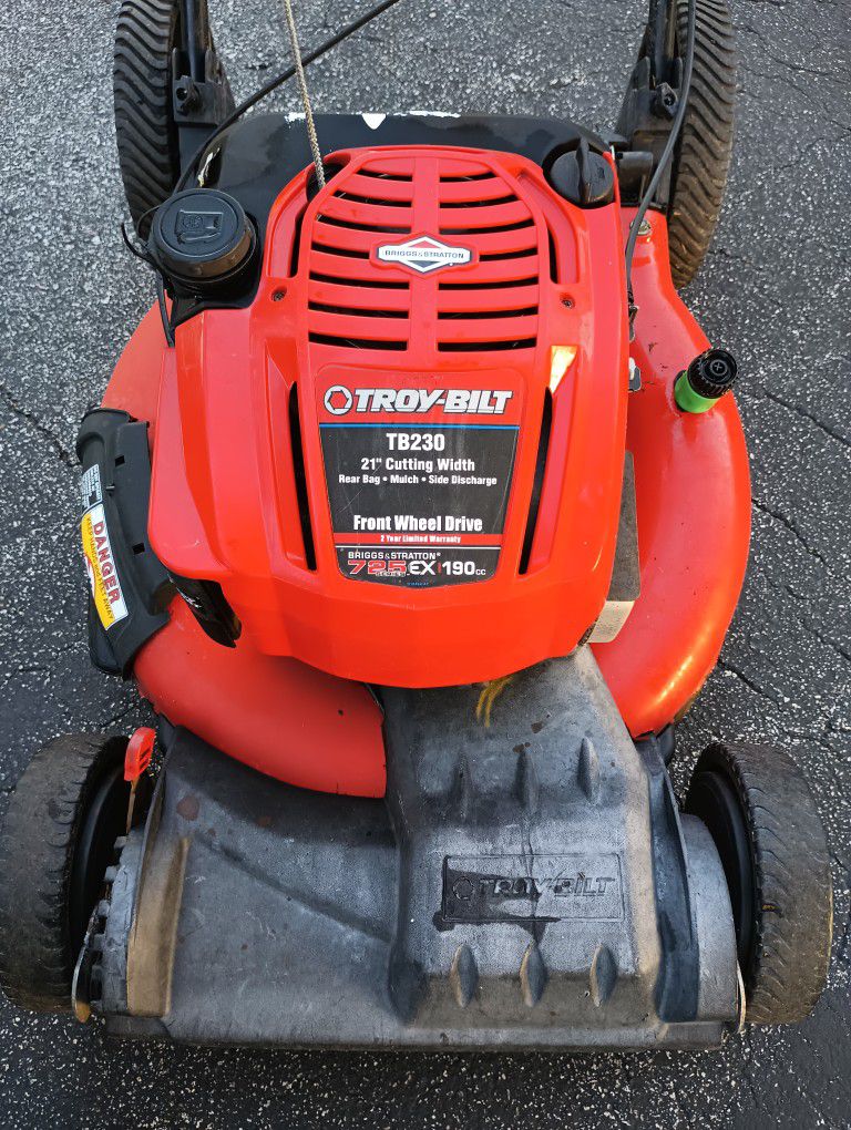 21'in Troy-Bilt Self-propelled Lawn Mower