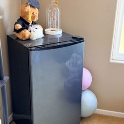 Mini Refrigerator 
