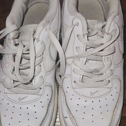 Size 3 Youth  White Nike