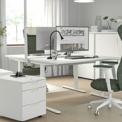 *LIKE NEW* IKEA MITTZON DESK (3 Cnt)