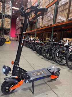 Long-range electric scooter