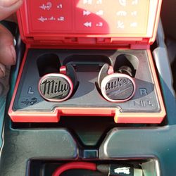 Milwaukee 3.0usb Bluetooth Redlithum Jobsite Earbuds