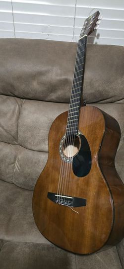 ACOUSTIC GUITAR $59