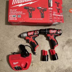 Milwaukee M12 Drills Combo Kit