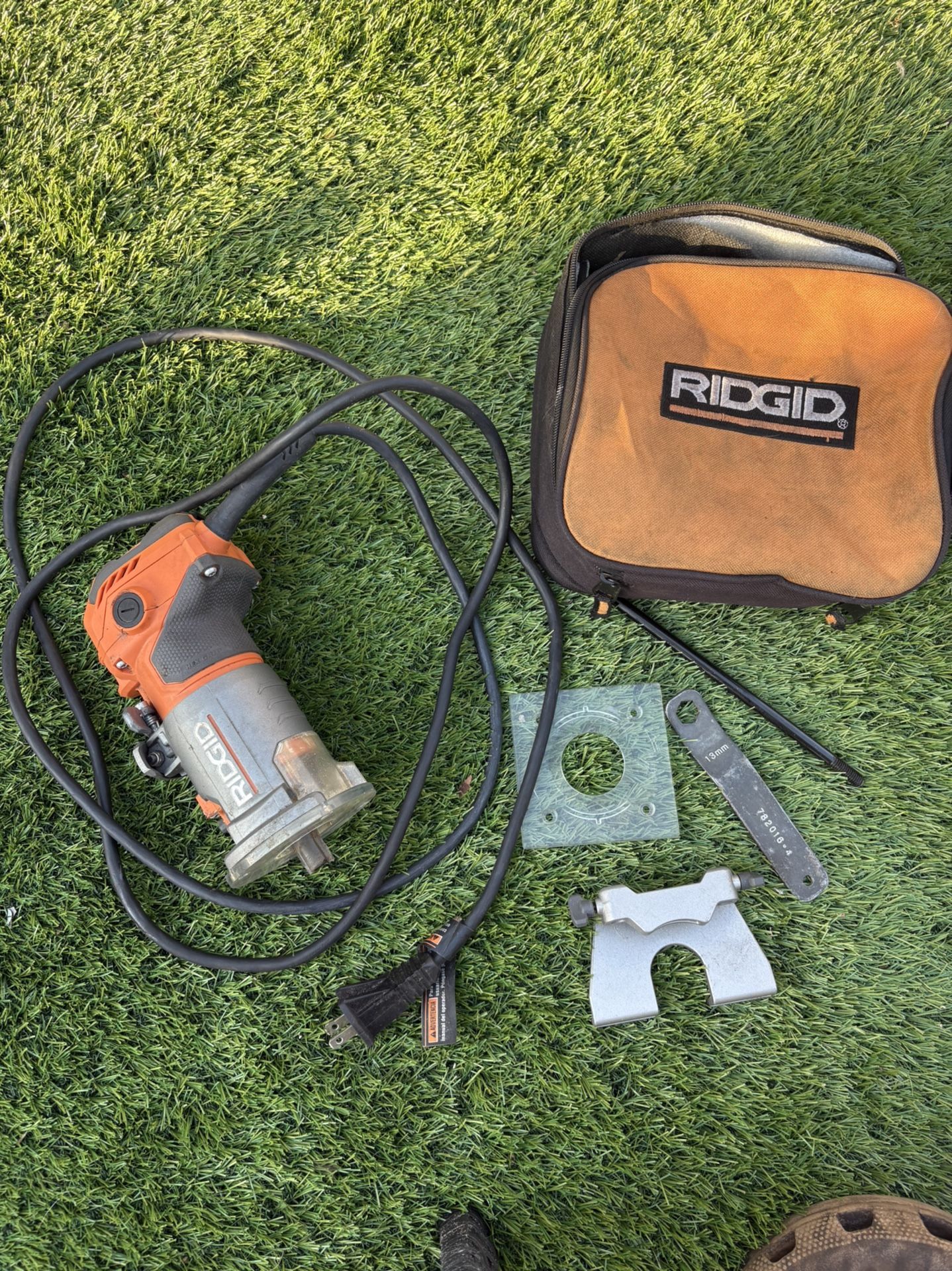 Rigid Router With Case