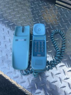 Vintage Light blue trim line princess Phone in good condition.   $40, cash or Venmo, meet some more convenient. I’m in Vancouver at ZIP Code 98665.