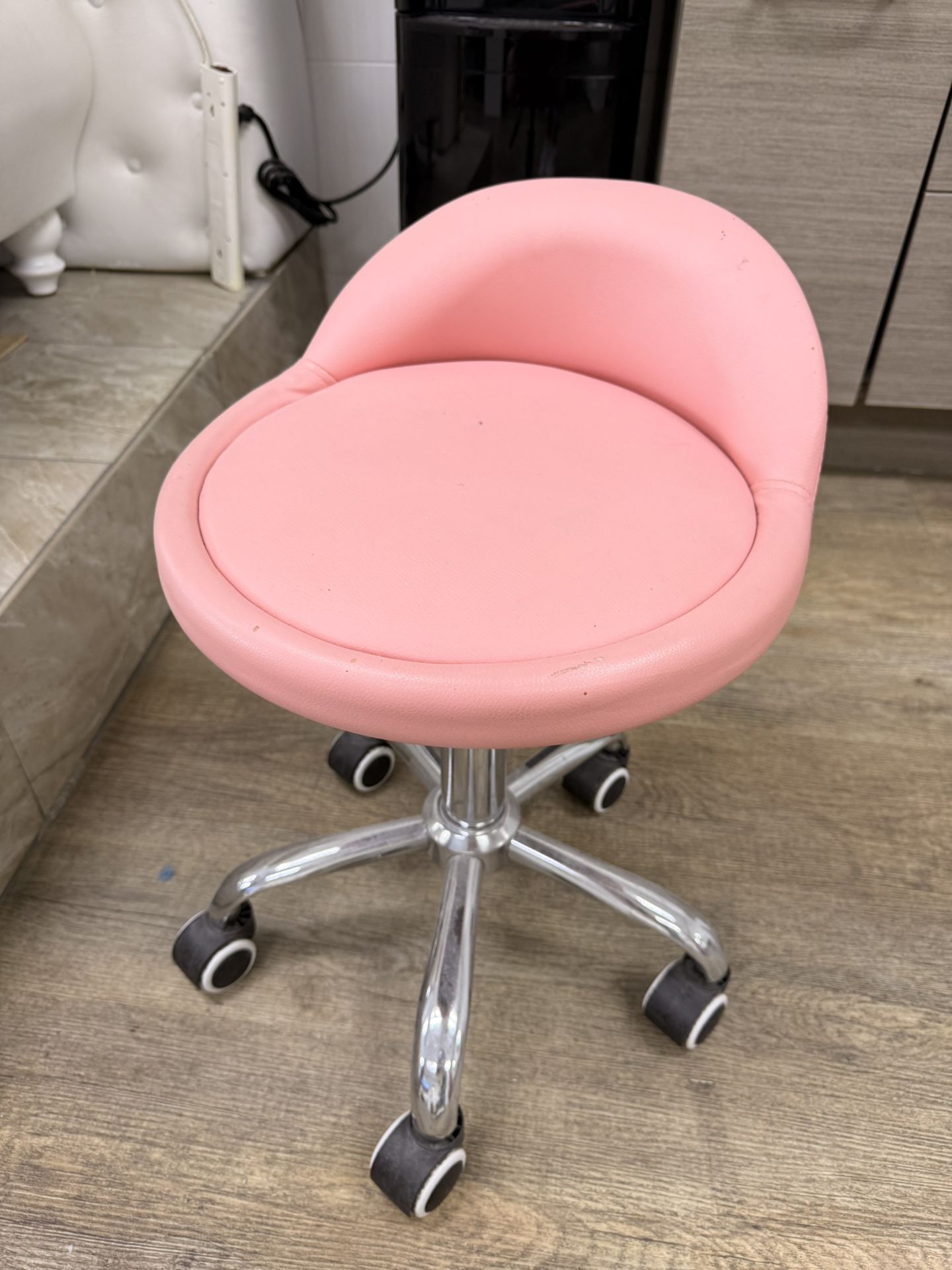 Chair Pink Pedicure 