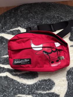 Mitchell & Ness Chicago Bulls 1996 NBA Finals Fanny Pack