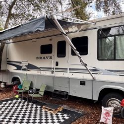 2004 Winnebago Brave
