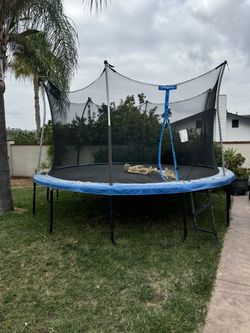14’ Trampoline