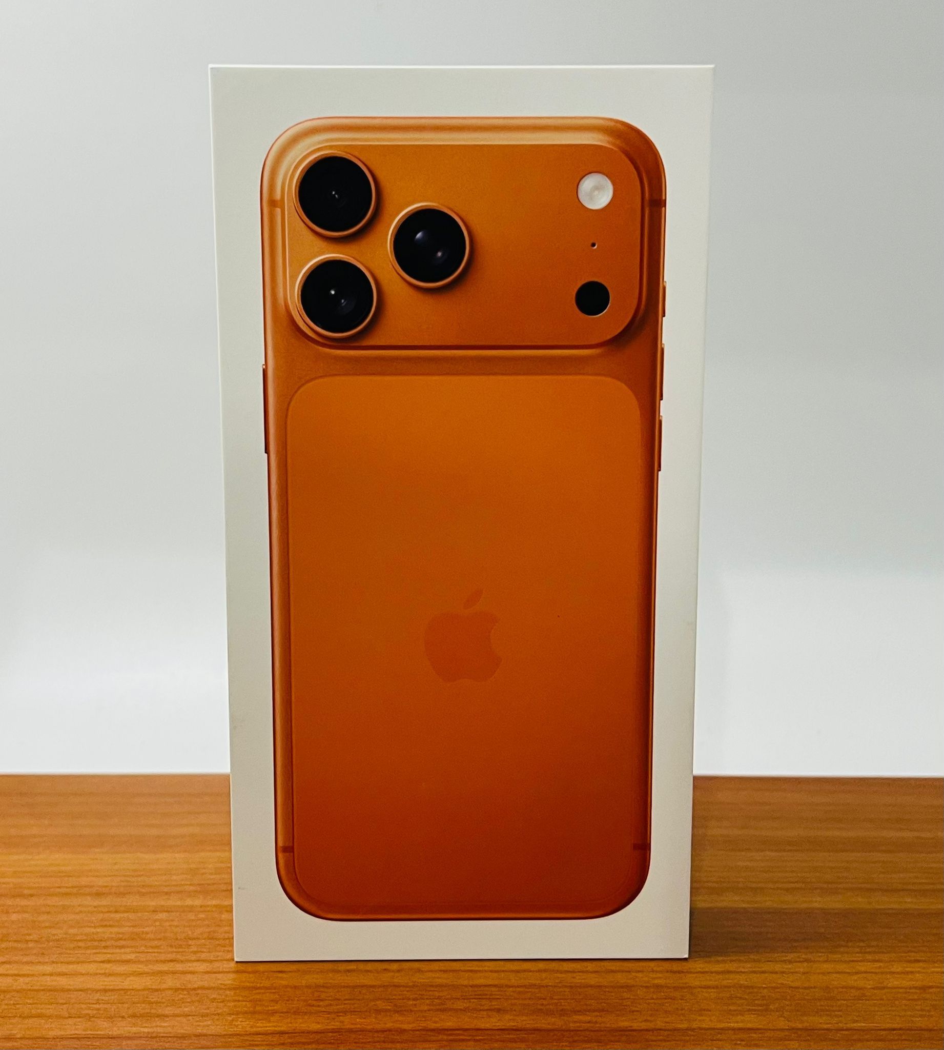 Apple IPHONE 17 PRO MAX COSMIC ORANGE NEW *Apple Sealed*