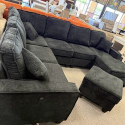 5 Pc Sectional w USB Ports ‼️🚨 Price is Only Available for a Limited Time🚨‼️