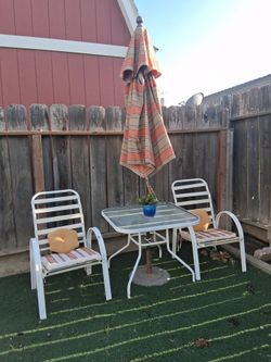 Table 2 Chairs umbrella  vace