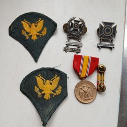 Vintage Military Metals, Patches 