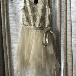 Girls dresses size 7y