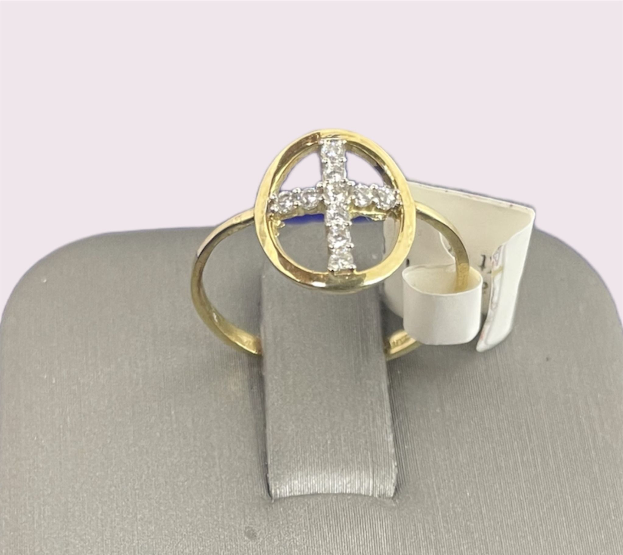 10kt Gold Ring With Cross Design 