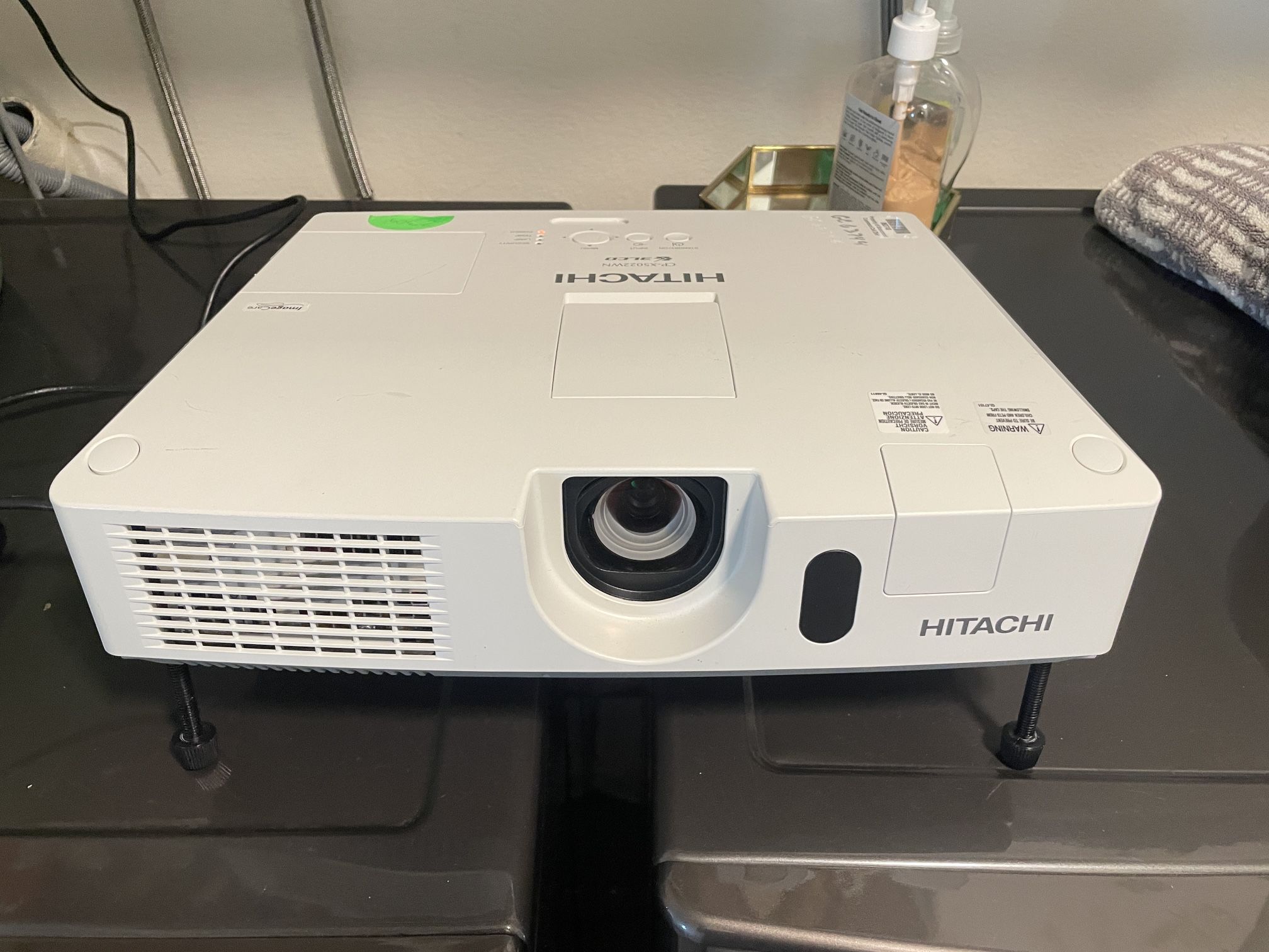 Hitachi 5000 Lumens HDMI Video Projector