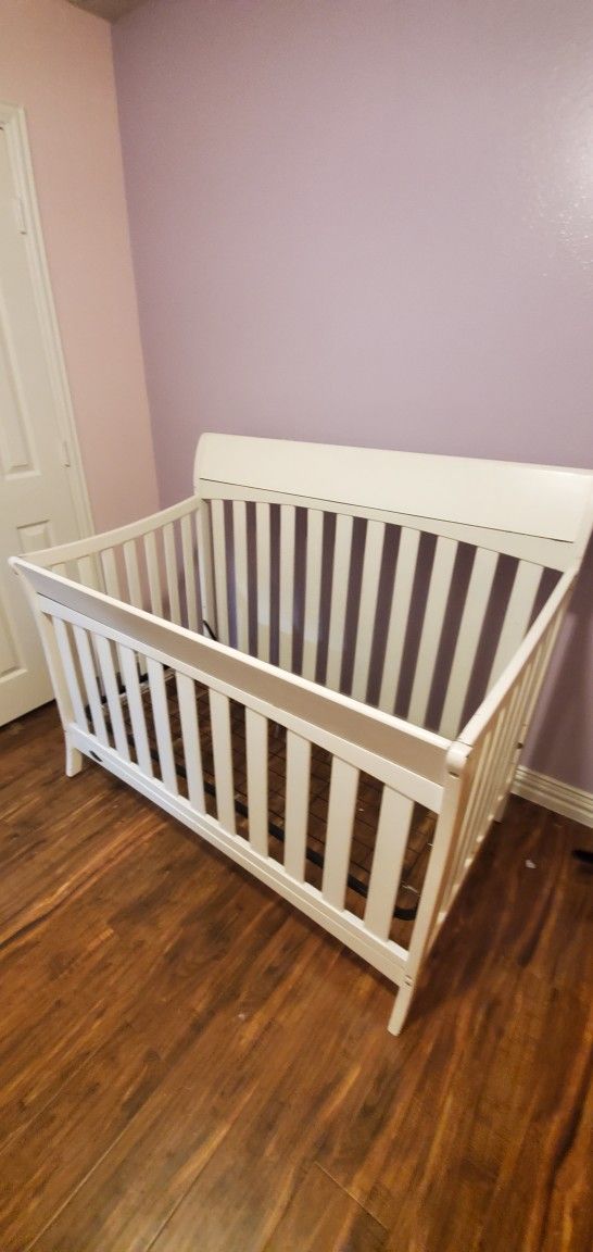 Baby Crib 