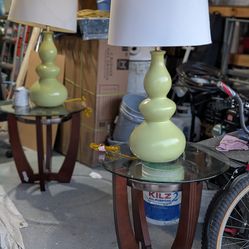 2 glass tables 2 lamps