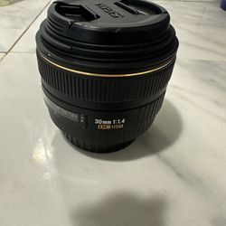 Sigma 30mm 1.4