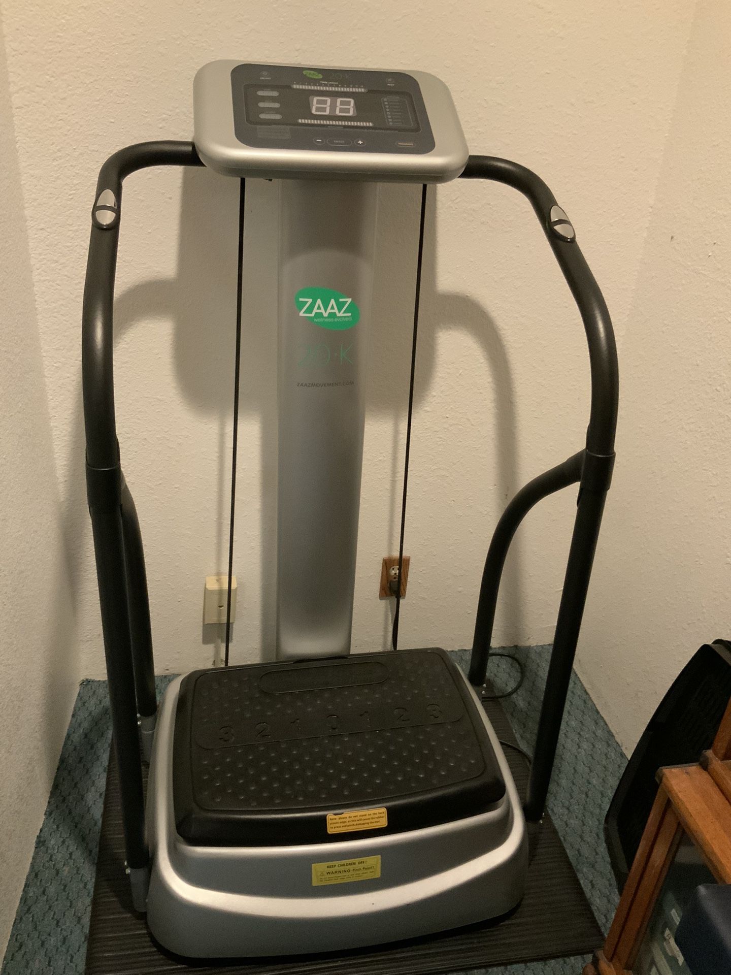 Zaaz 20K Whole Body Vibration Machine – Excellent Condition