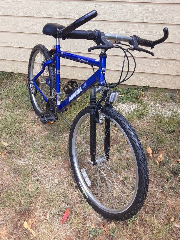 MAGNA Professional Mountain Bicycle / 26 Inch Bike ( Magna Bicicleta Montaña 26 Pulgadas )