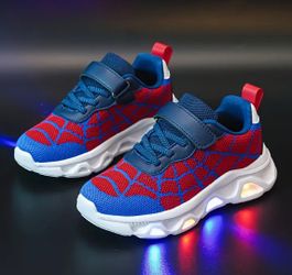 The Children's Sports Light Shoes Feature A Fashionable Design That Is Fun And Innocent
