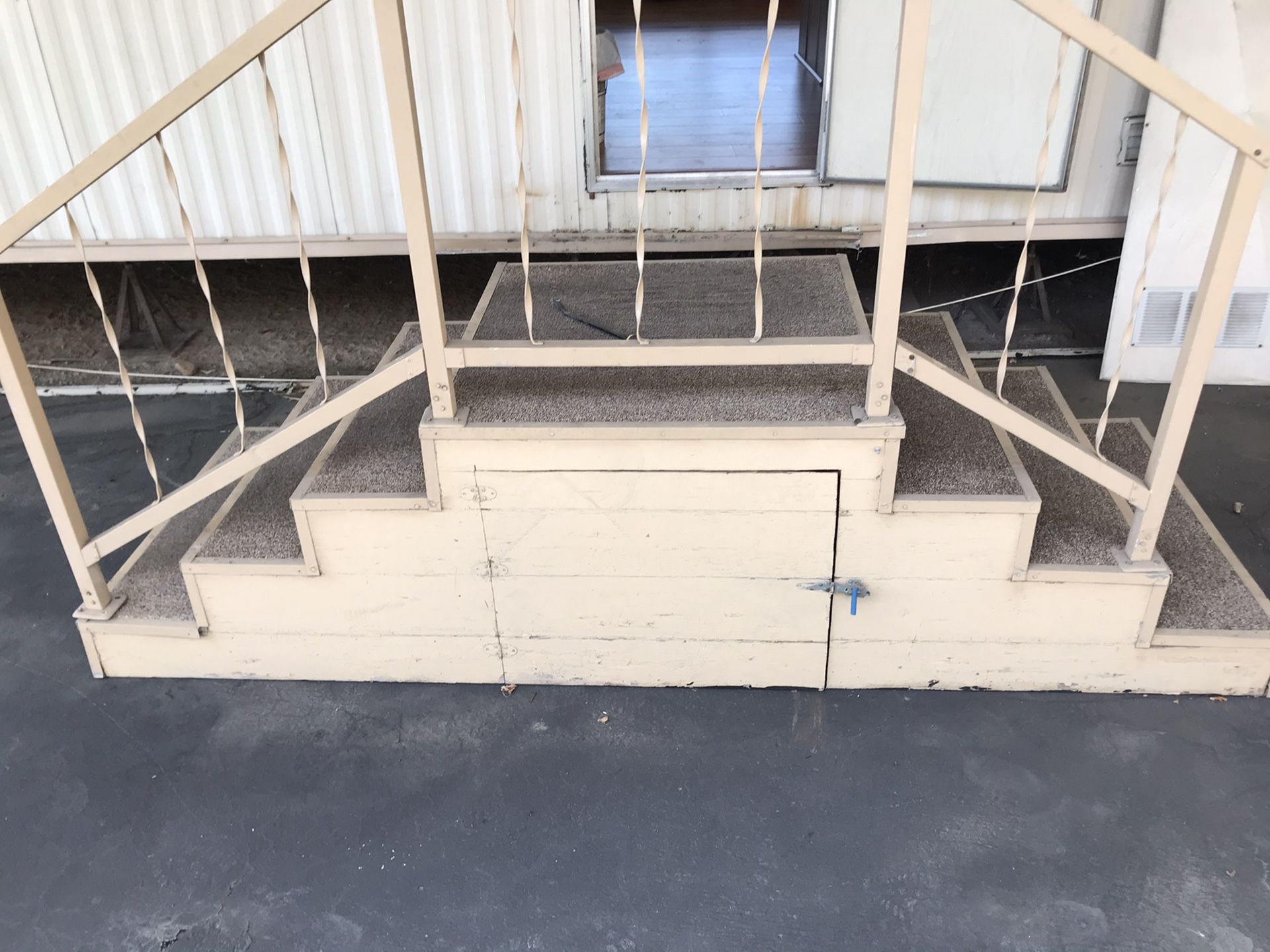 Mobile home stairs for Sale in Perris, CA OfferUp