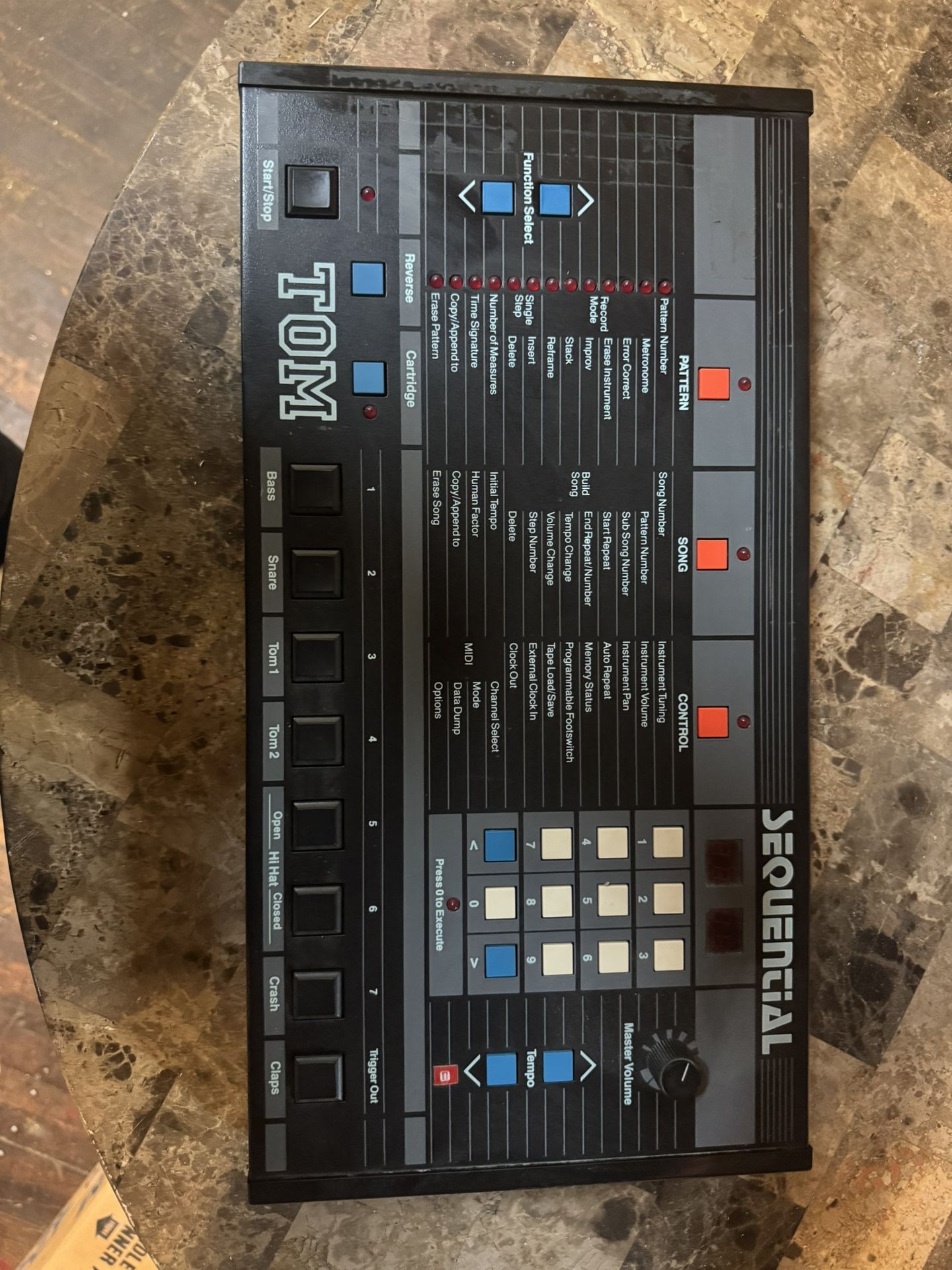 Sequential Circuits TOM Model 420 Digital Drum Machine SCI w/ PowerSupply