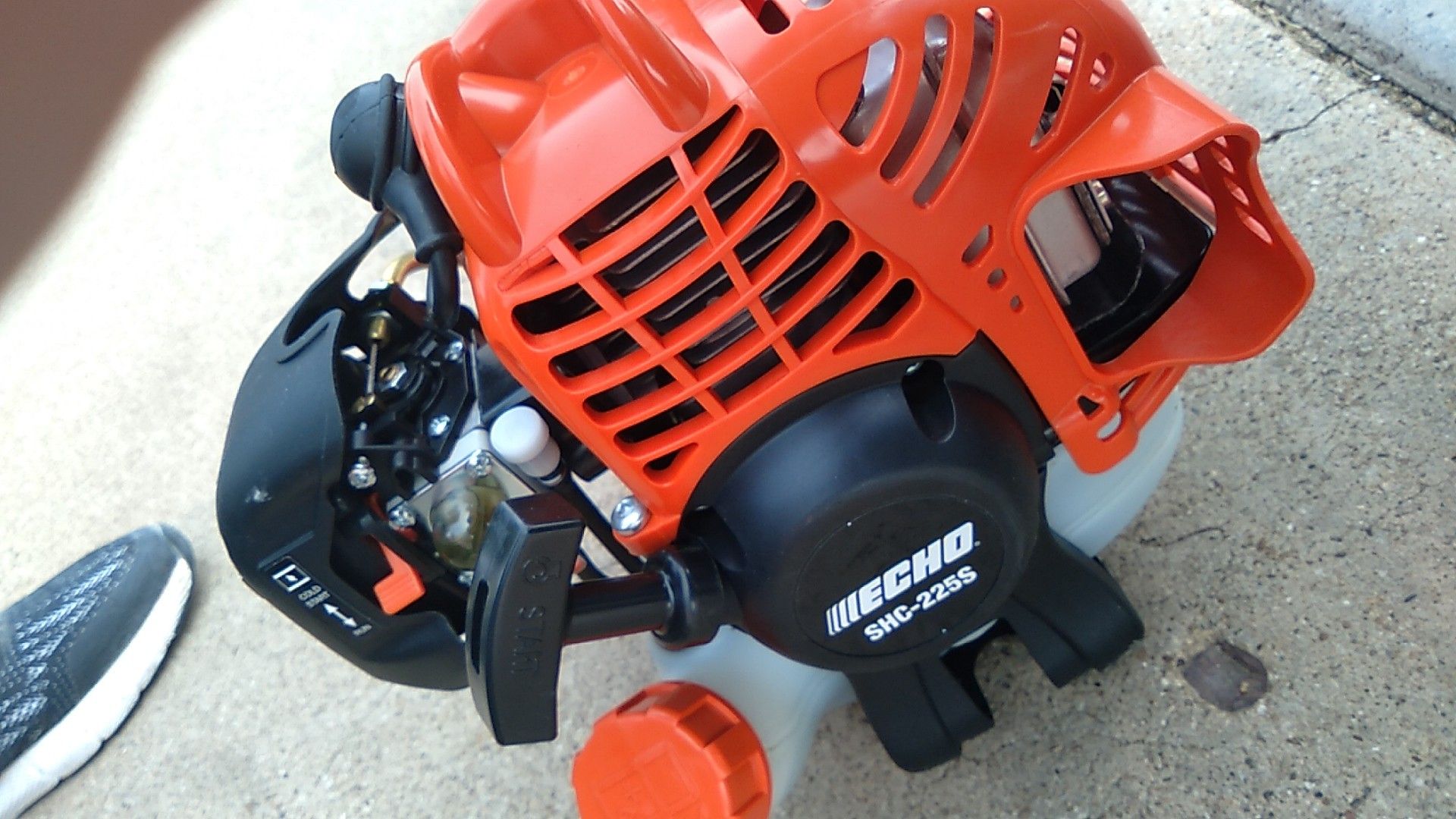 Echo SHC-2255 PROFESSIONAL HEDGE TRIMMERS