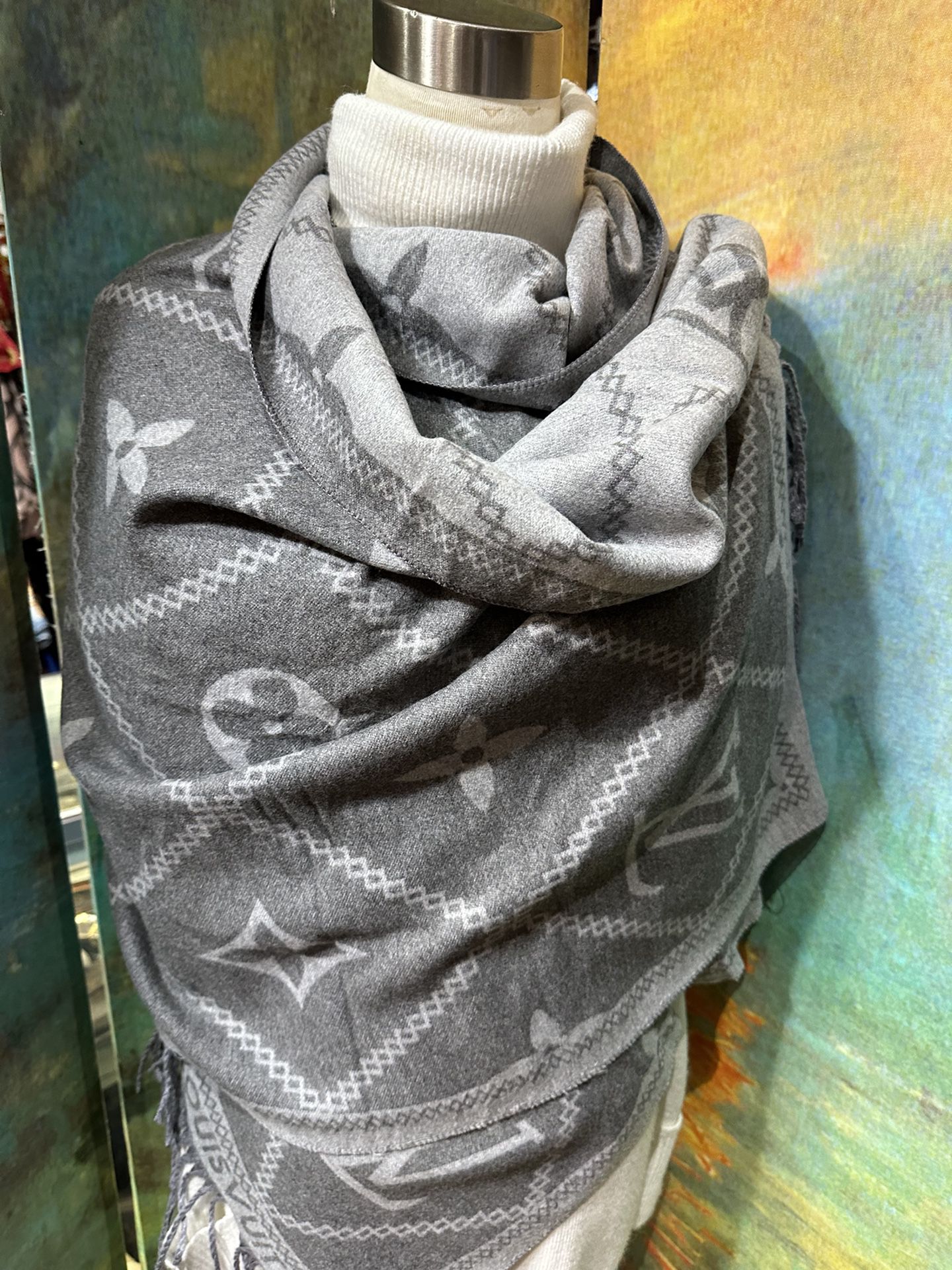 NWT Louis Vuitton gray Bicolor unisex Cashmere long scarf as new never worn