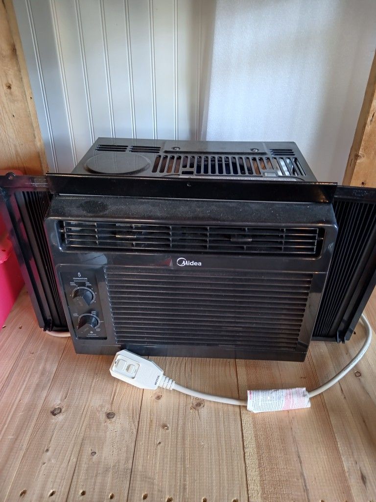 Window AC Unit