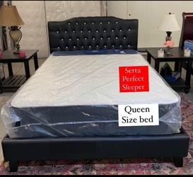 💕Complete Queen Size Brand Name Bedding Set ✨ for sale!!💕