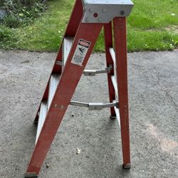 4 Ft. HD Fiberglass Step Ladder