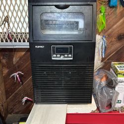 Ice Maker, Freestanding Automatic 50lbs Ice Maker 