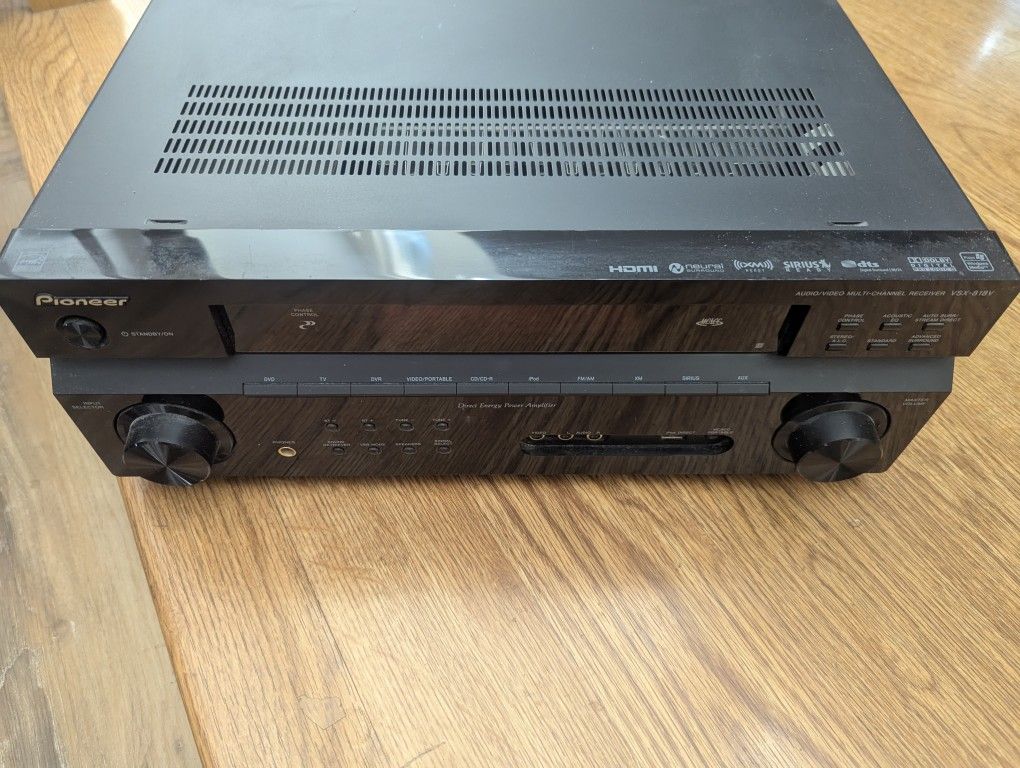 PIONEER RECEIVER W SET OF TECHNIQUE 200 WATT SPEAKERS