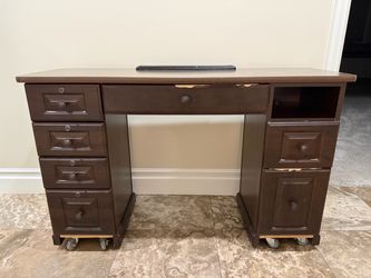 Manicure/Nail table
