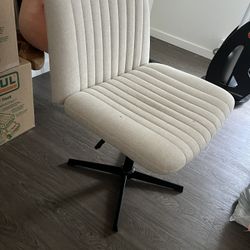 Wide Seat Office Chair 
