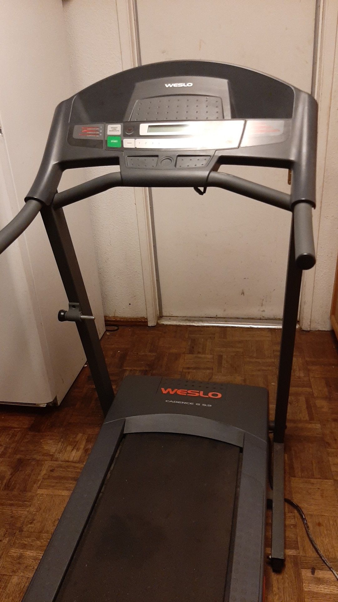 Electric Treadmill - Weslo Cadence 5.9