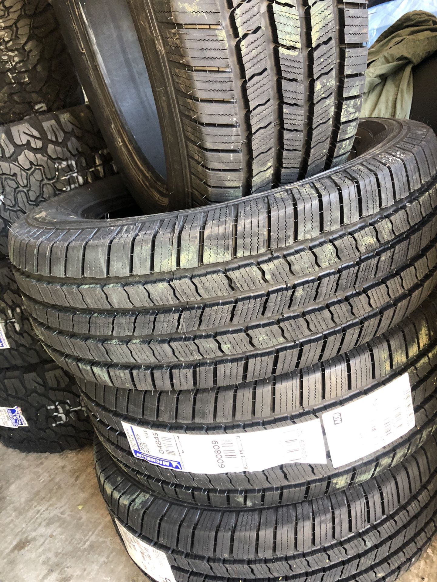275/55/20 Michelin