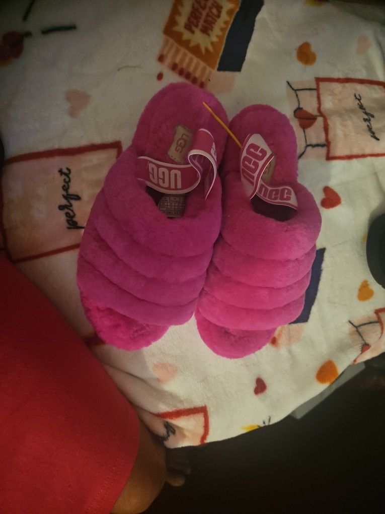 Sz7 Uggs Nvr Used Pet Smke Free