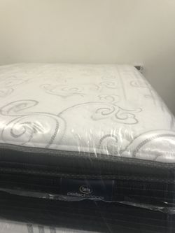 Serta perfect sleeper pillow top queen mattress