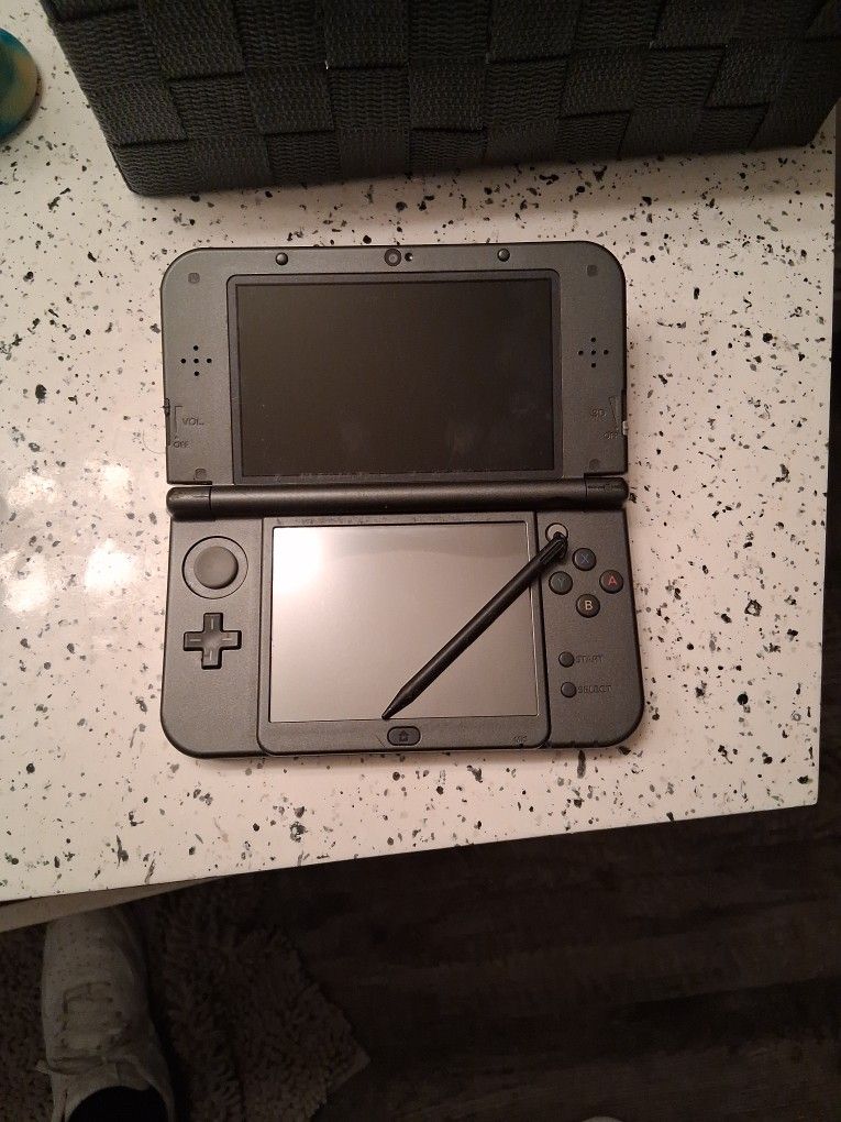 Nintendo 3DS XL