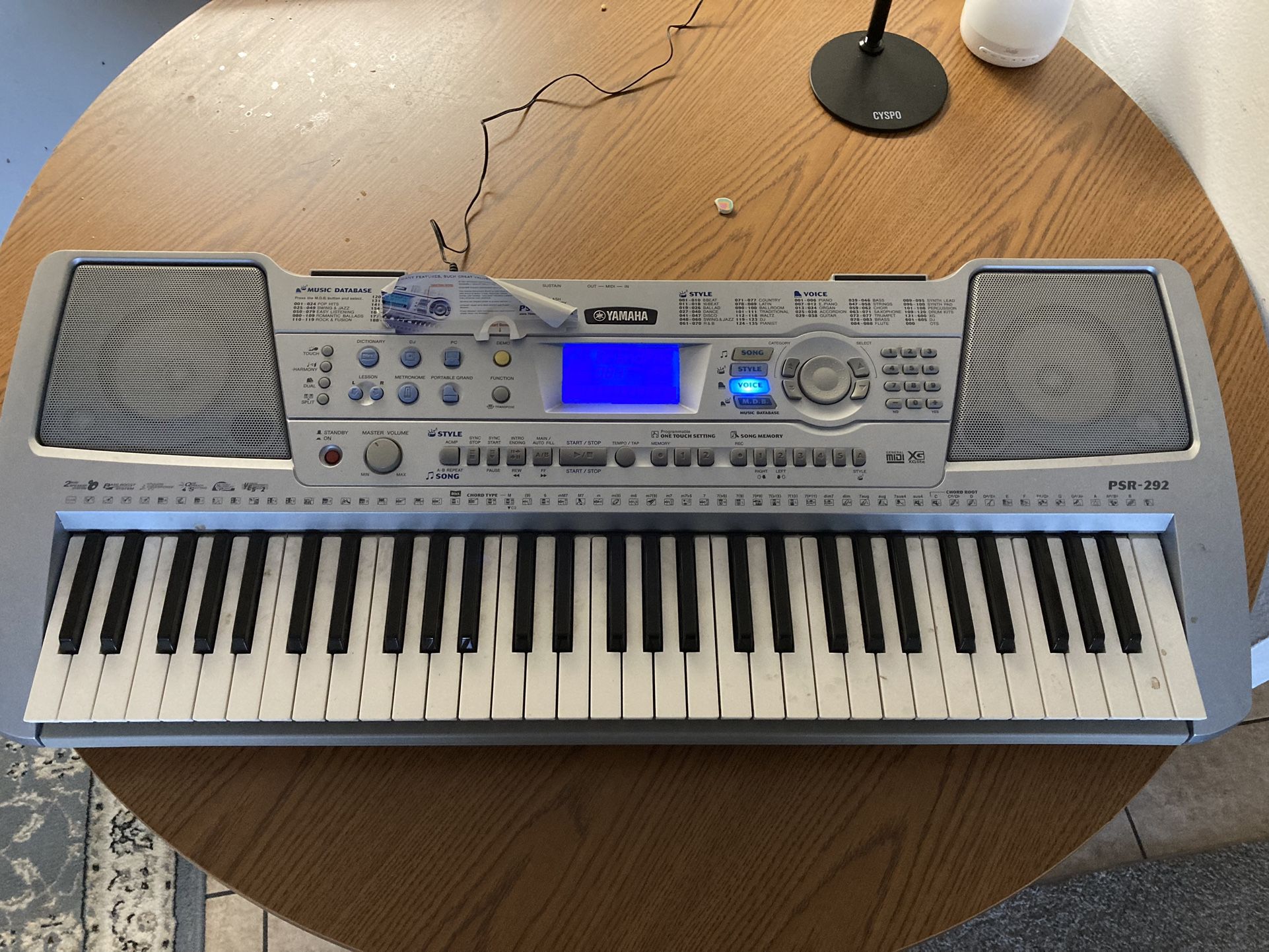 YAMAHA PSR-292 KEYBOARD W/ AC ADAPTER
