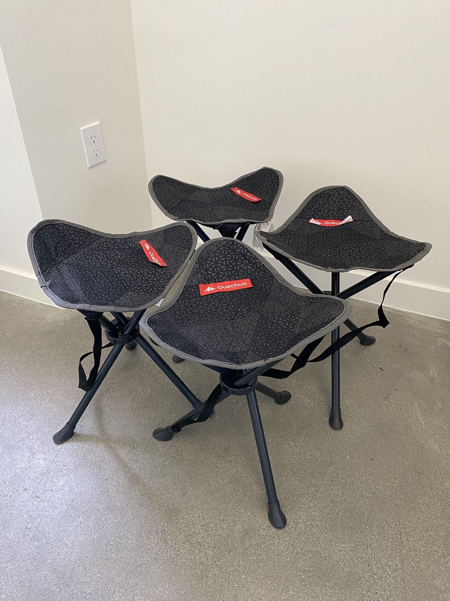 Quechua MH100 Tripod Stool (X4)