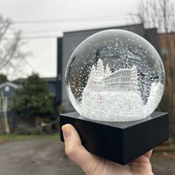 Unique Seattle’s Canlis Restaurant Snow Globe!