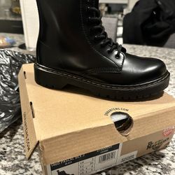 New Dr. Martin Boots 