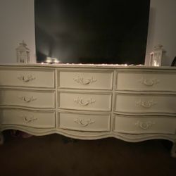 Cute Cream Color Vintage Style Dresser Genuine Wood